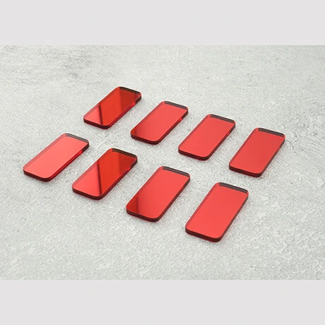 czerowne lustrzane znaczniki grube kreski